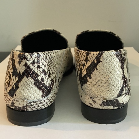 Flat Shoes 🥿,Cream/Black,Snake,, size-6 - Picture 4 of 7